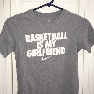 BOYS GRAY NIKE T-SHIRT
